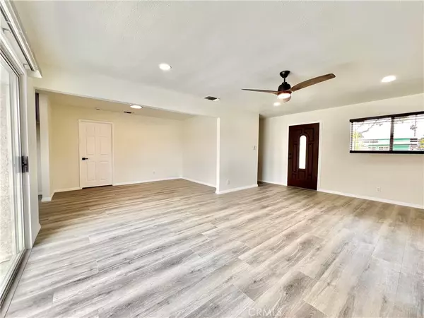 Whittier, CA 90605,9929 Mina AVE