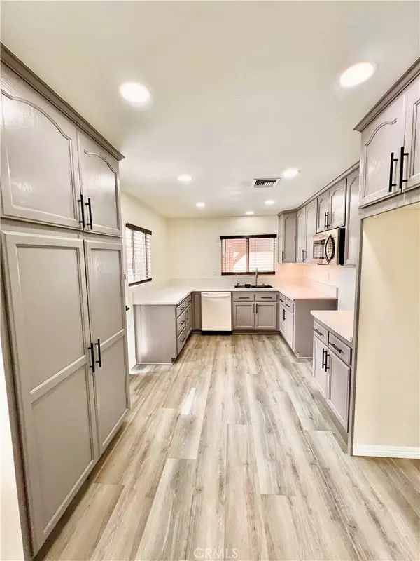 Whittier, CA 90605,9929 Mina AVE
