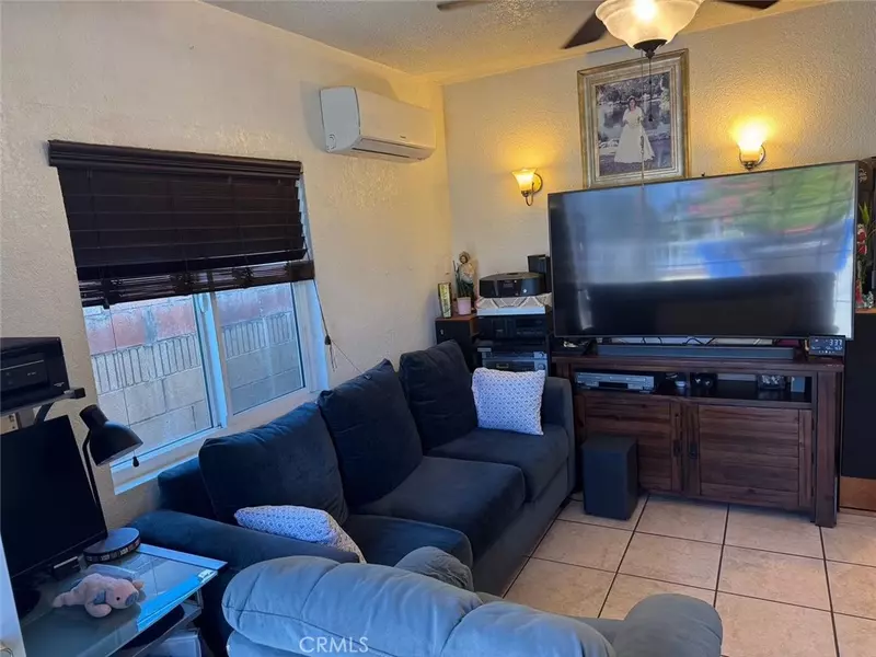 8318 Howe, Paramount, CA 90723