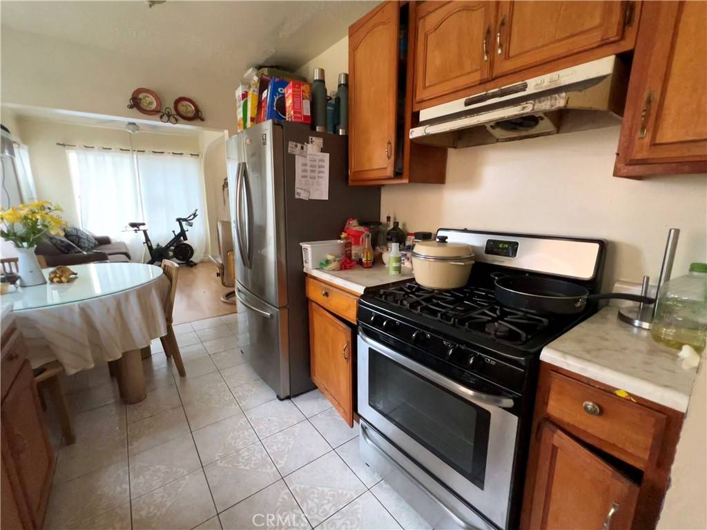 Los Angeles, CA 90044,629 W Gage AVE
