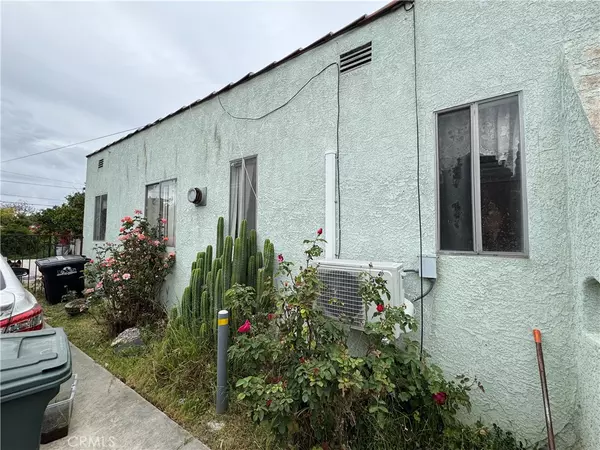 South Gate, CA 90280,10315 San Vincente AVE