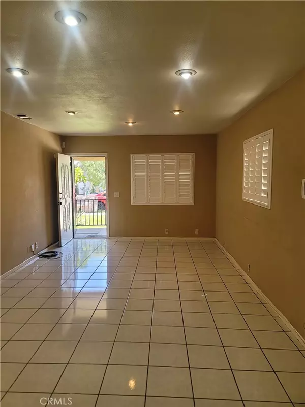 Bell, CA 90201,6221 Fishburn AVE