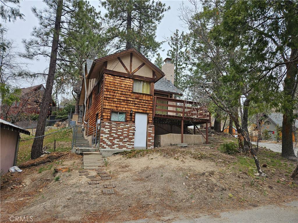 32868 Deer LN, Running Springs, CA 92382