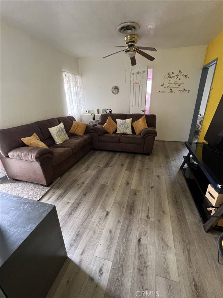 Fontana, CA 92335,9850 Cypress AVE