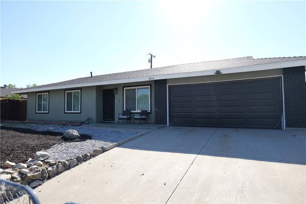 806 S Sandalwood AVE, Bloomington, CA 92316