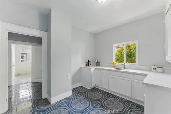 Los Angeles, CA 90018,3740 S Harvard BLVD