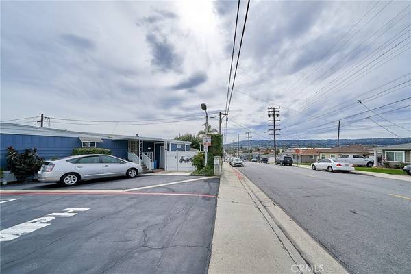 Lomita, CA 90717,24100 Pennsylvania ST #103
