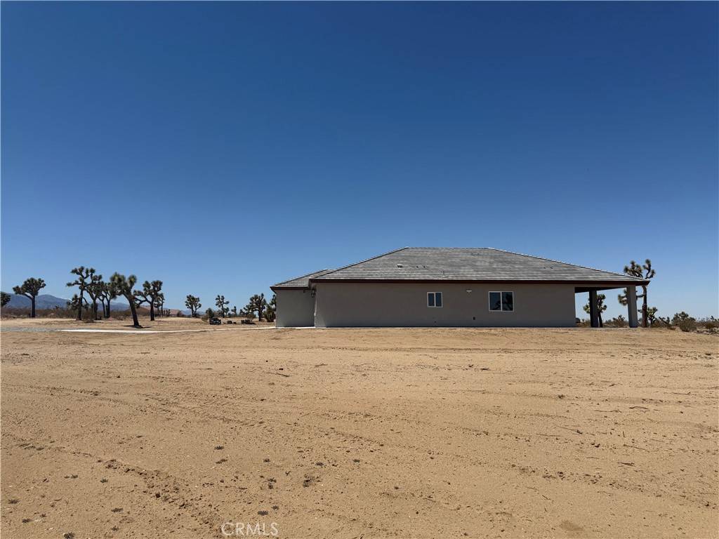 Phelan, CA 92371,6472 Cayucos DR