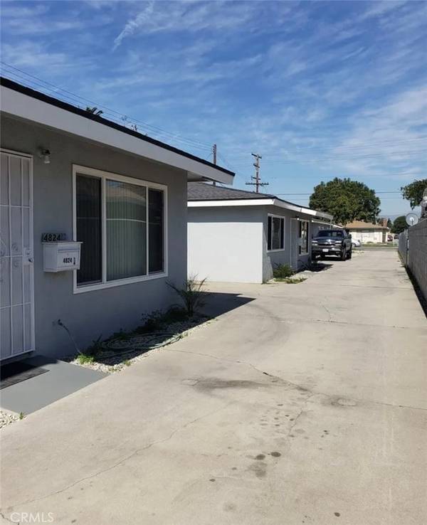 Cudahy, CA 90201,4822 Live Oak ST