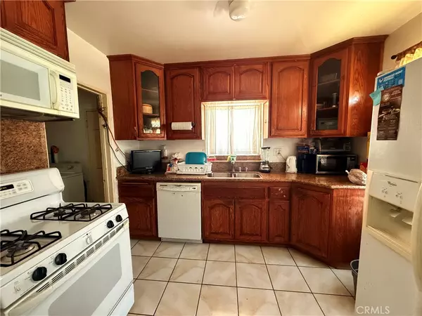 Long Beach, CA 90806,2146 Golden AVE