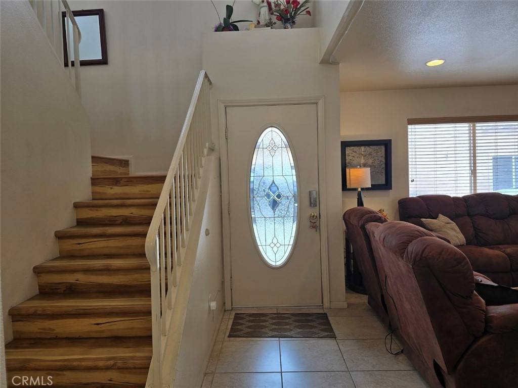 Cudahy, CA 90201,4443 Santa Ana ST #2