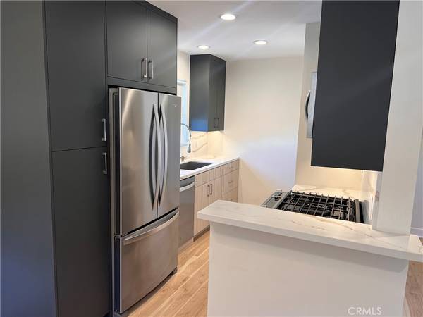 Valley Village, CA 91601,5126 Colfax AVE