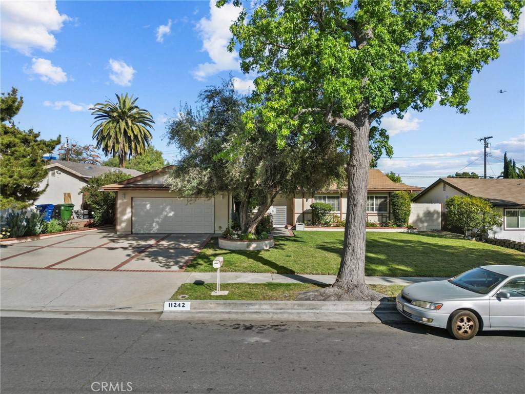 Sylmar, CA 91342,11242 Kamloops ST
