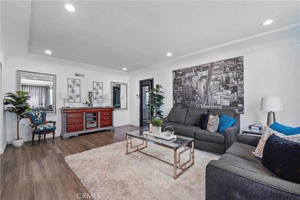 Bellflower, CA 90706,9489 Muroc ST