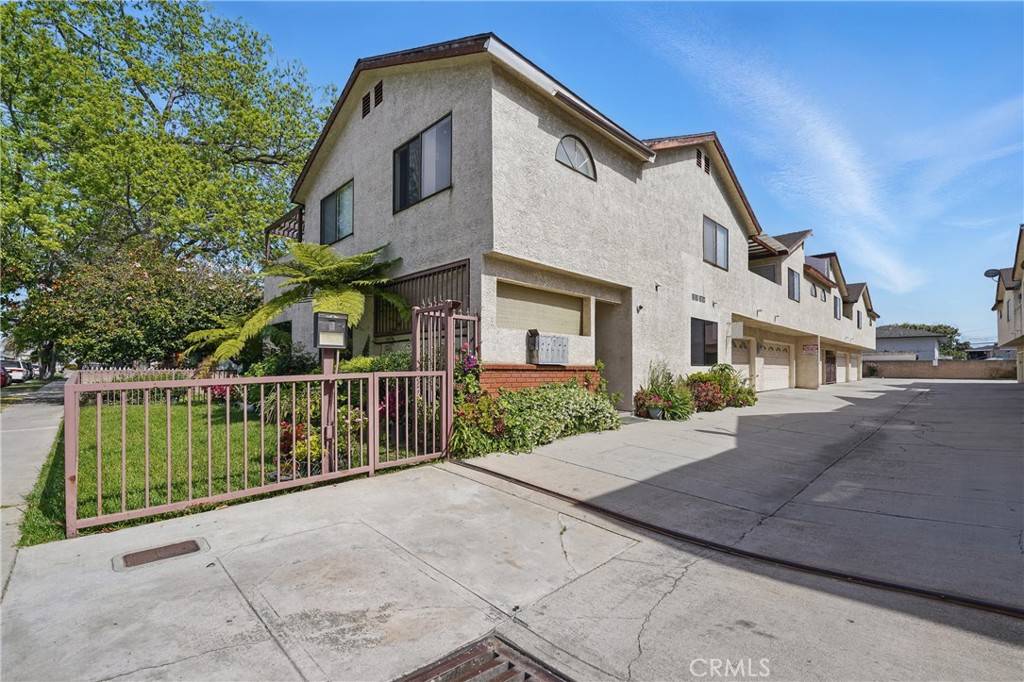 Bellflower, CA 90706,9504 Harvard ST #107