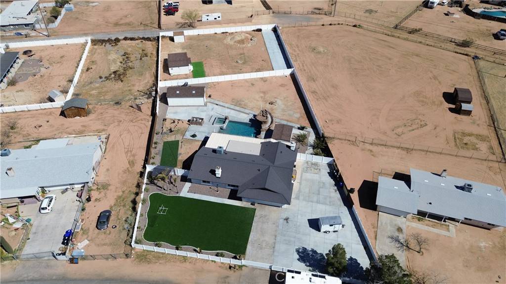 Apple Valley, CA 92307,15245 Apache RD