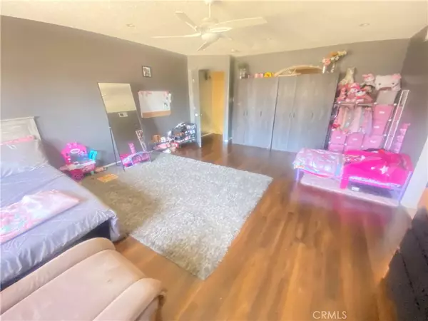 South Gate, CA 90280,10026 Karmont AVE