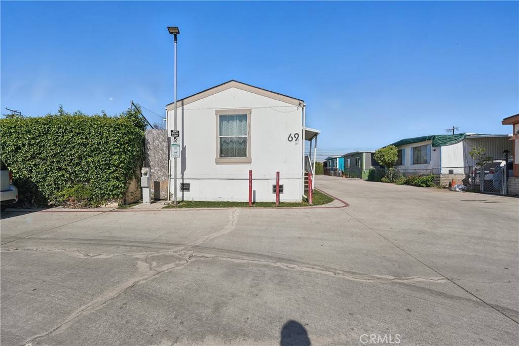 Compton, CA 90220,1911 W 156th ST #69
