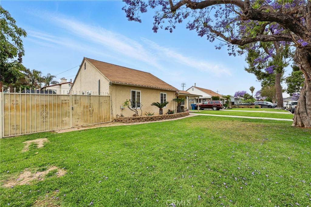 Whittier, CA 90602,13308 Oval DR