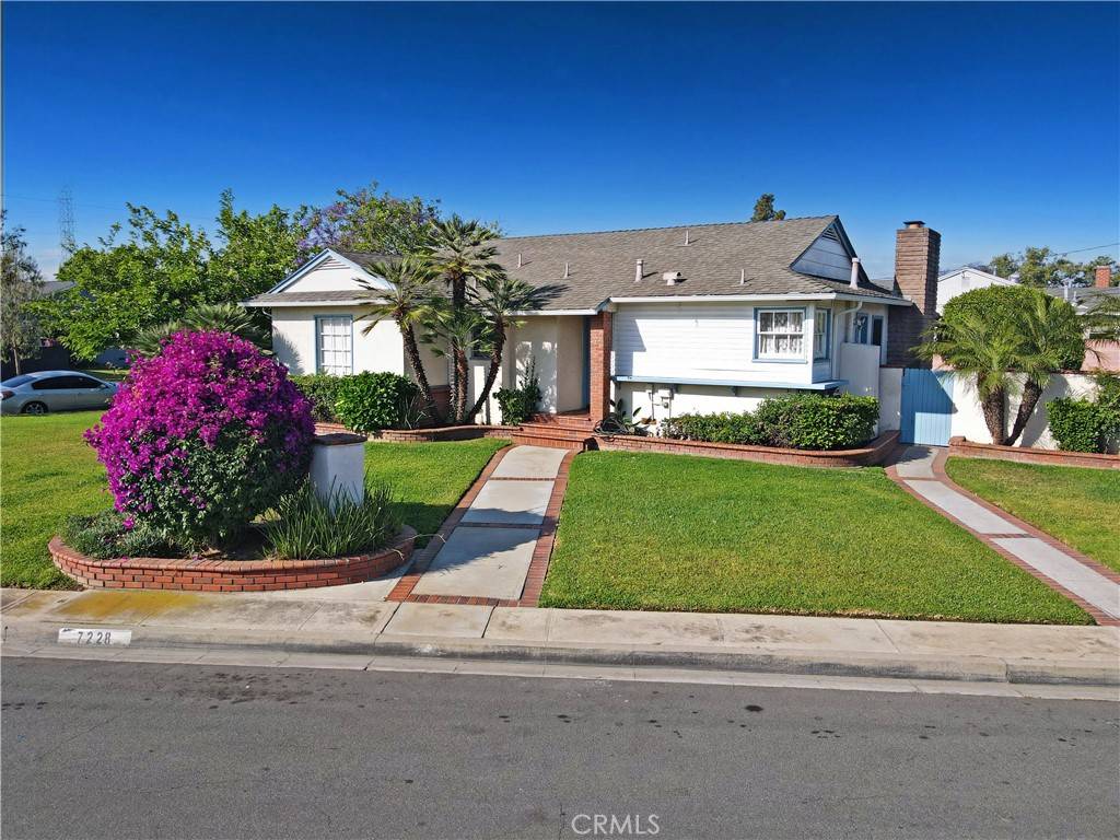 Downey, CA 90240,7228 Bairnsdale ST