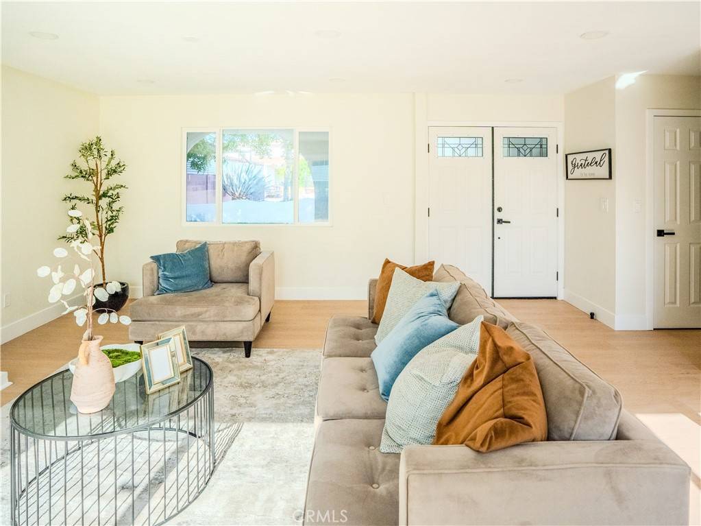North Hollywood, CA 91605,8213 Ethel AVE