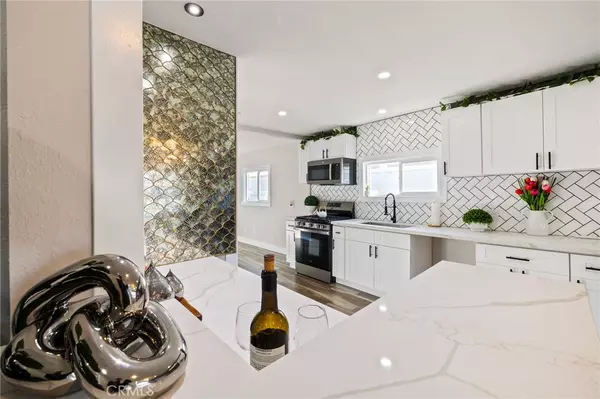 Hawthorne, CA 90250,4930 W 142nd ST