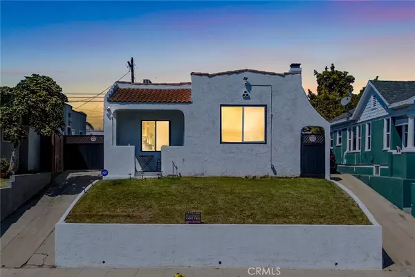Los Angeles, CA 90047,7037 Cimarron ST