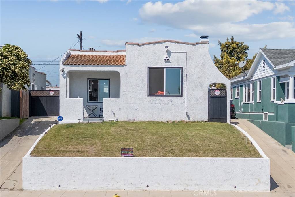 7037 Cimarron ST, Los Angeles, CA 90047