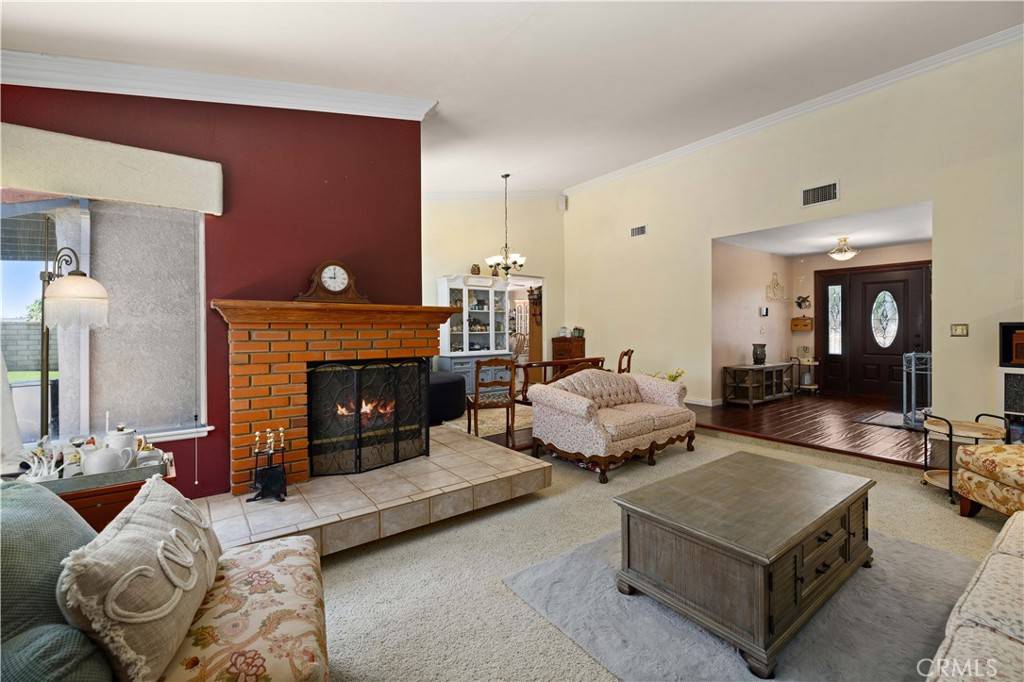 Palmdale, CA 93551,5647 Redwood Ave