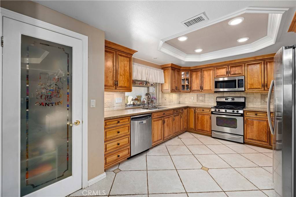 Palmdale, CA 93551,5647 Redwood Ave