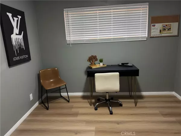 Long Beach, CA 90813,1735 Chestnut AVE