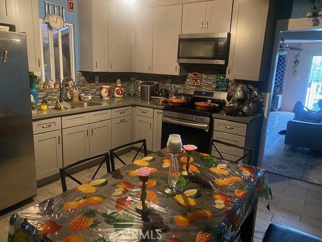 1147 Nadeau ST, Los Angeles, CA 90001