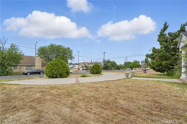 Panorama City, CA 91402,13321 Reedley ST