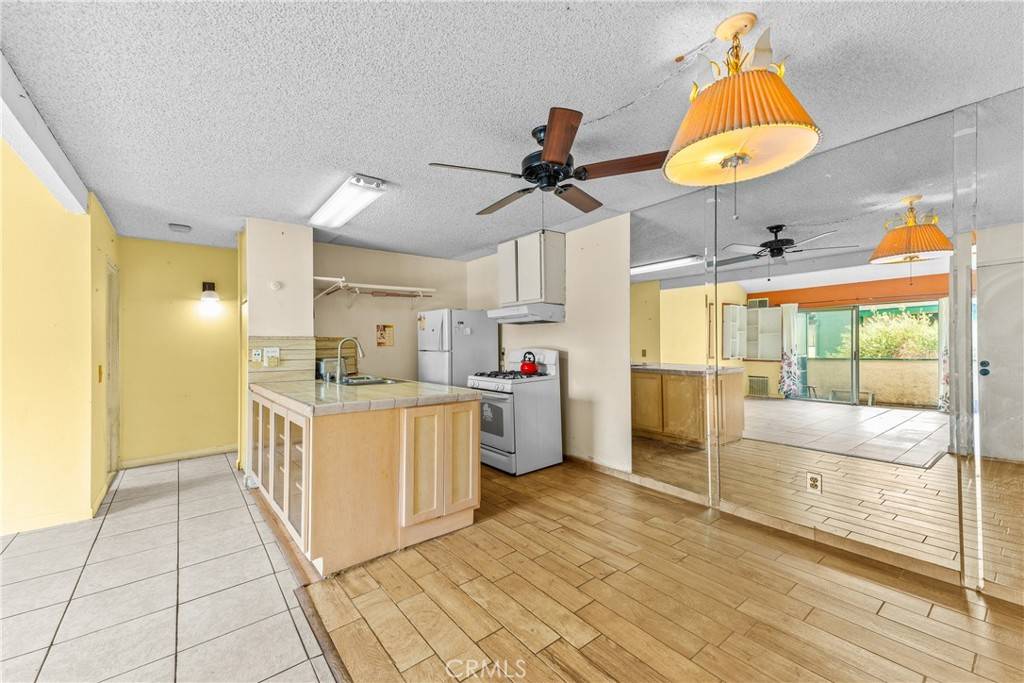 La Mirada, CA 90638,15321 Santa Gertrudes AVE #J210
