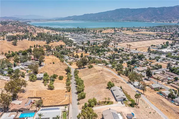 Lake Elsinore, CA 92530,0 STEVENS #101-2