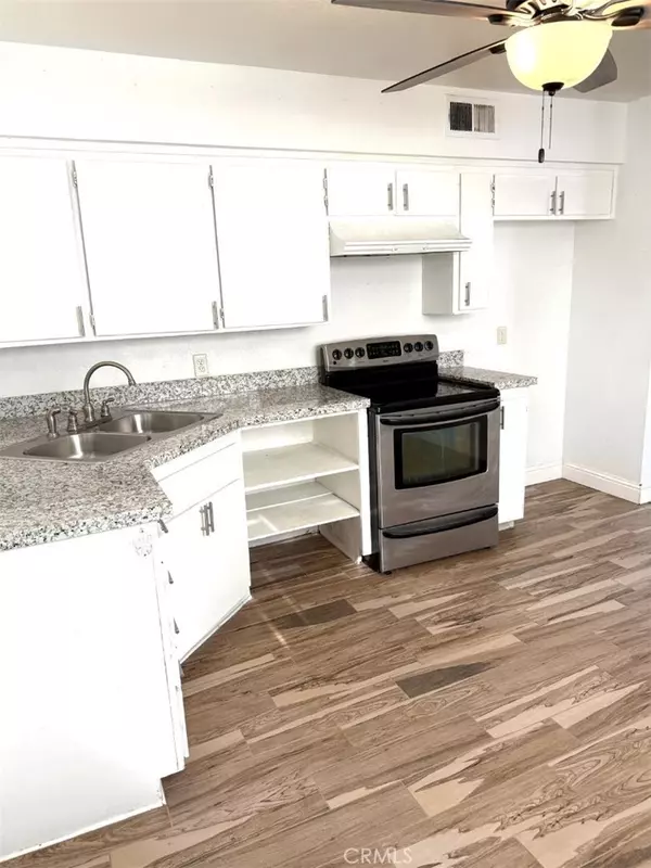 Bakersfield, CA 93308,710 N Chester AVE