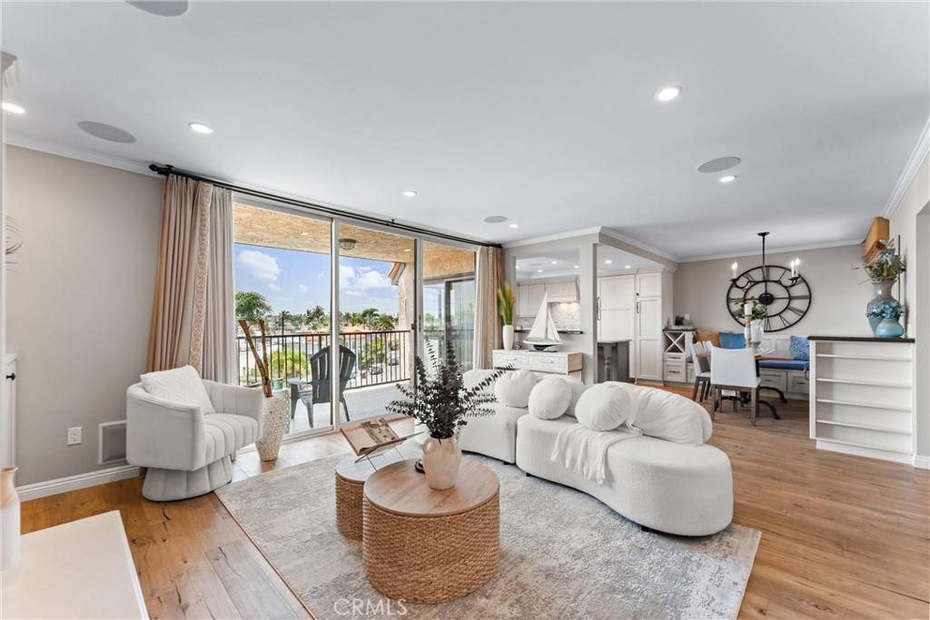 Long Beach, CA 90803,201 Bay Shore AVE #305