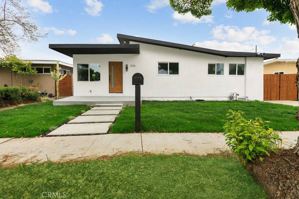 5116 E Wardlow RD, Long Beach, CA 90808