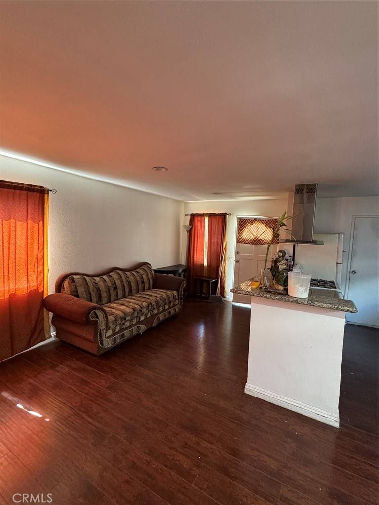 Compton, CA 90222,2622 E 129th ST