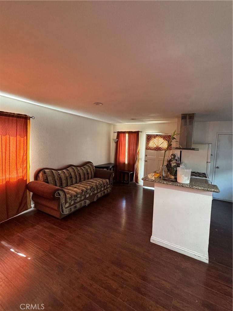 Compton, CA 90222,2622 E 129th ST