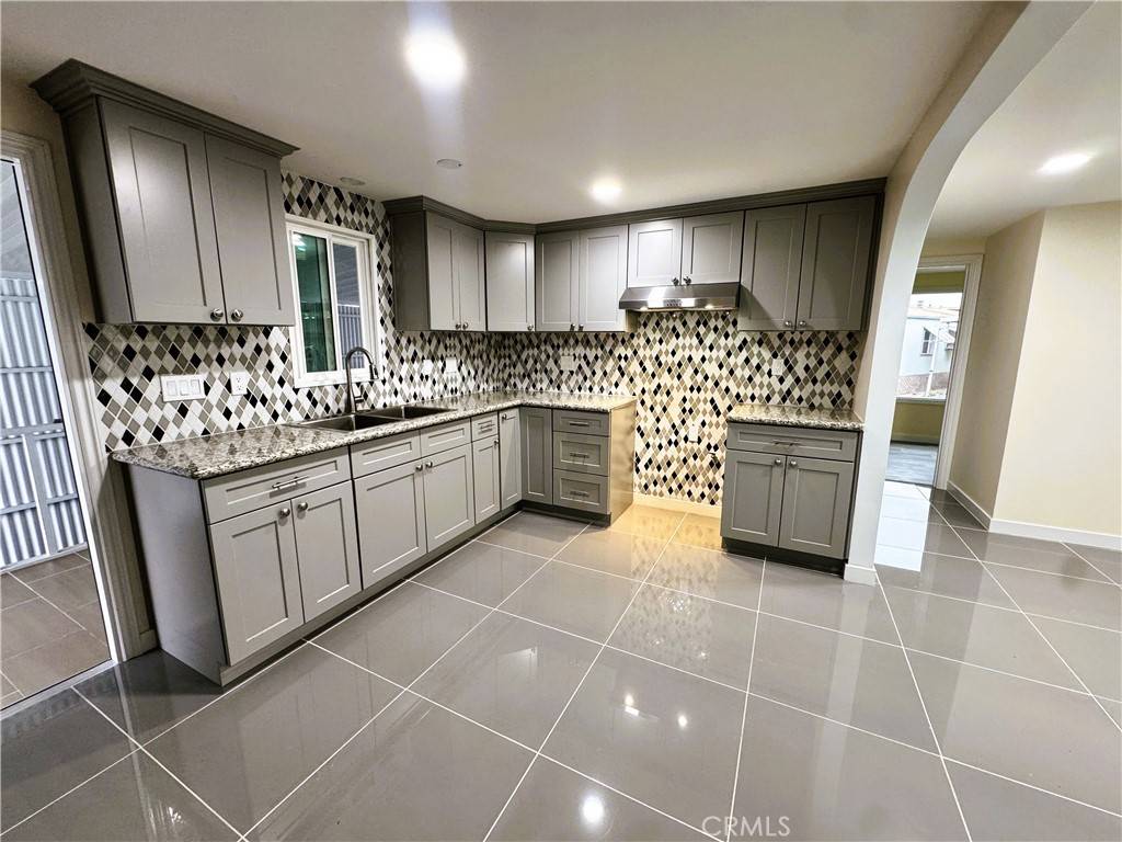 Paramount, CA 90723,16511 Garfield