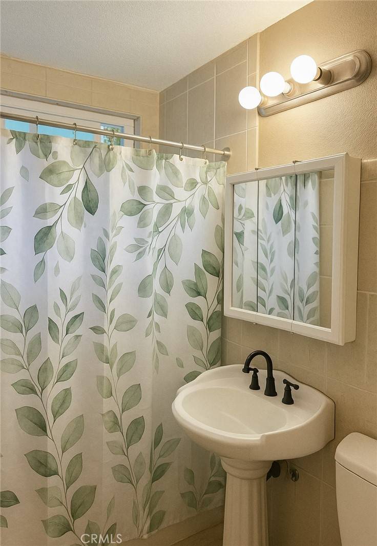 La Puente, CA 91744,16784 Samgerry DR