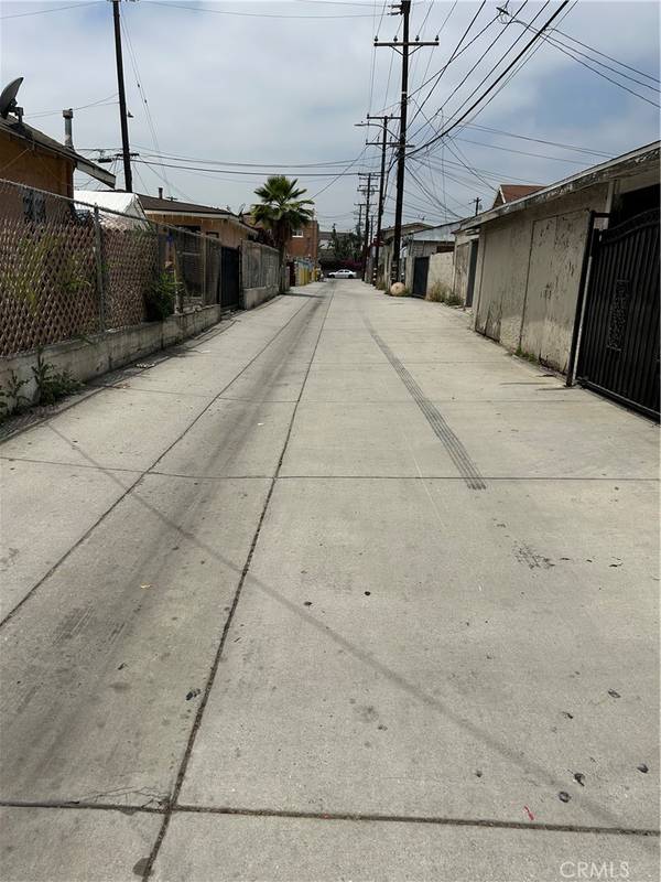 East Los Angeles, CA 90022,4122 whittier blvd