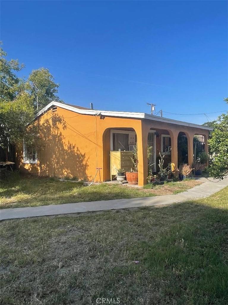 Fontana, CA 92335,9957 Citrus AVE