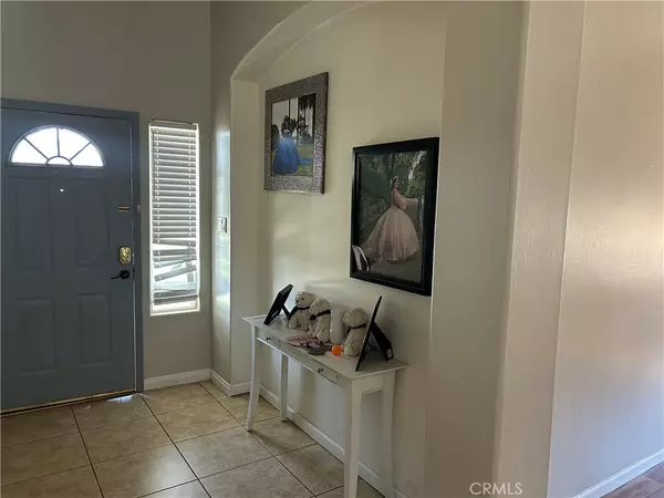 Bakersfield, CA 93313,5825 Sky Lakes AVE