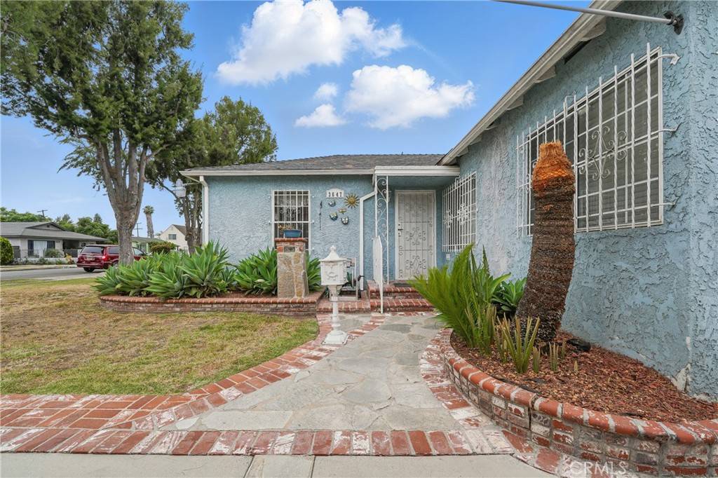 Lynwood, CA 90262,3647 Cedar AVE