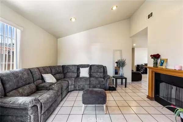 Wilmington, CA 90744,1049 Sanford AVE