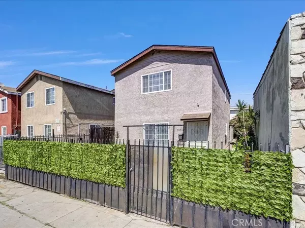 Los Angeles, CA 90003,10316 S San Pedro ST