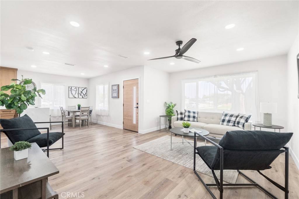 Lakewood, CA 90713,4165 Redline DR