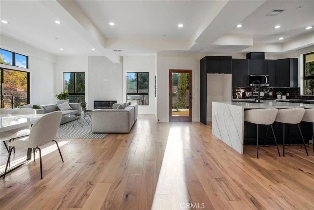 Los Angeles, CA 90065,4509 Jessica DR